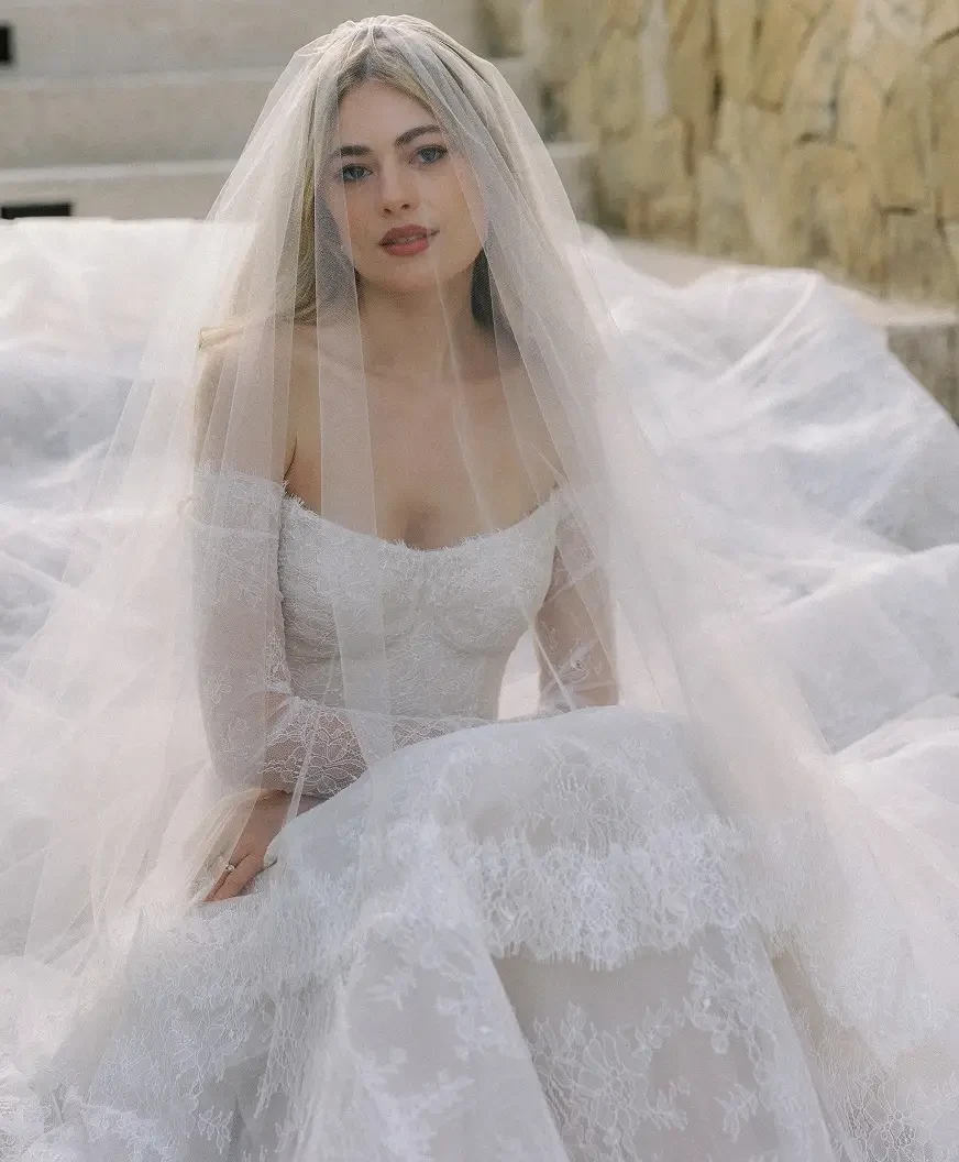 Toni Federici Veil Trunk Show Main Image